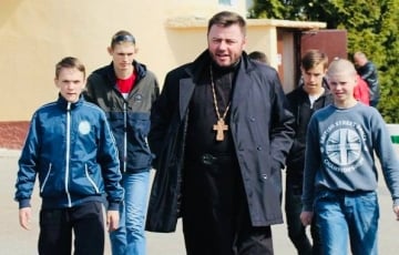 Le prêtre Ihor Kovalchuk quitte la Biélorussie