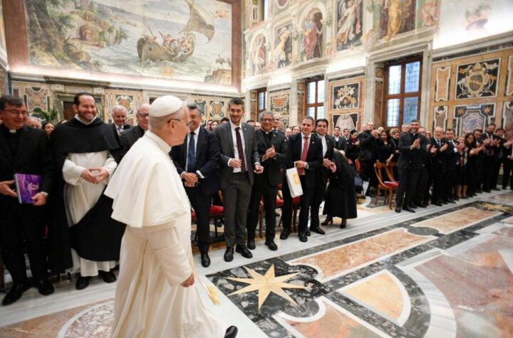 Le Pape les universites appelees a devenir des 1024x675 1