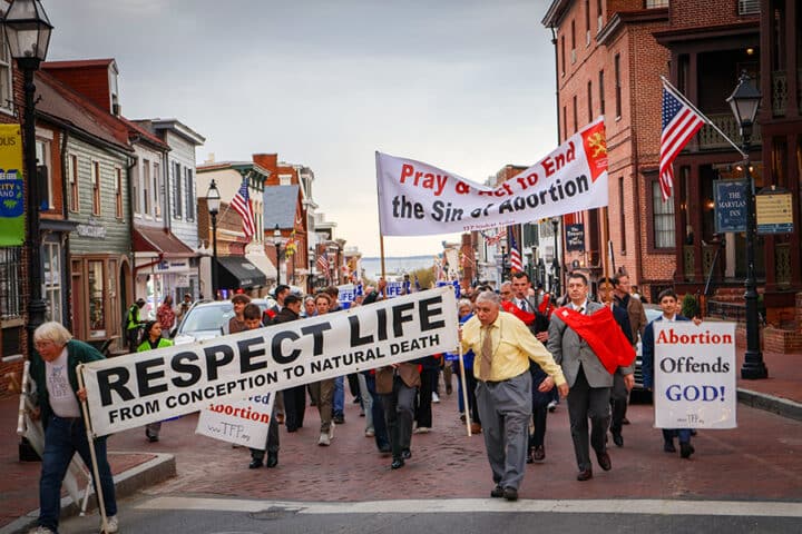 Un lanceur dalerte licencie de Planned Parenthood sadresse a la