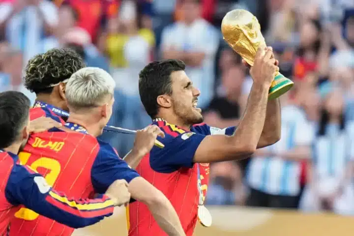Gracias a Dios siempre Les champions espagnols louent Dieu apreswebp 1024x683 1